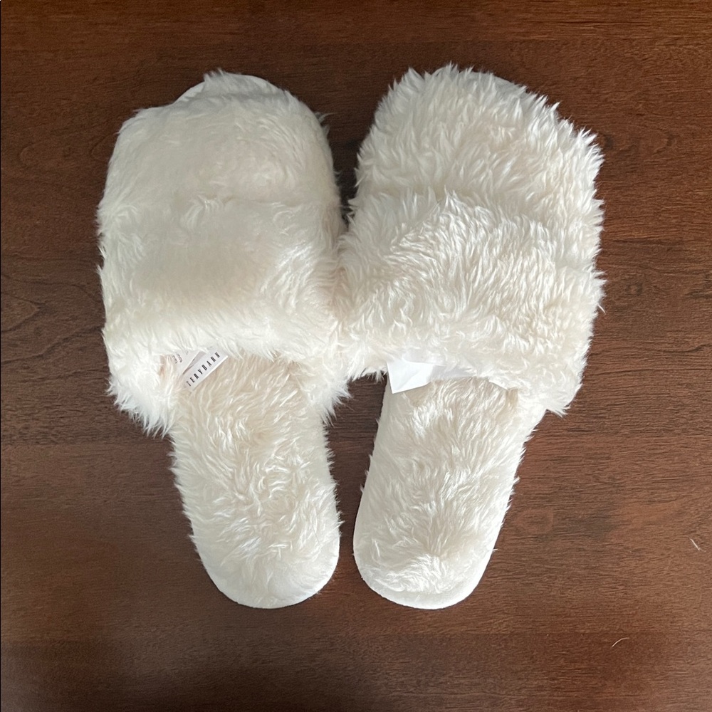 Pottery Barn Shearling Faux Fur Slippers NWT